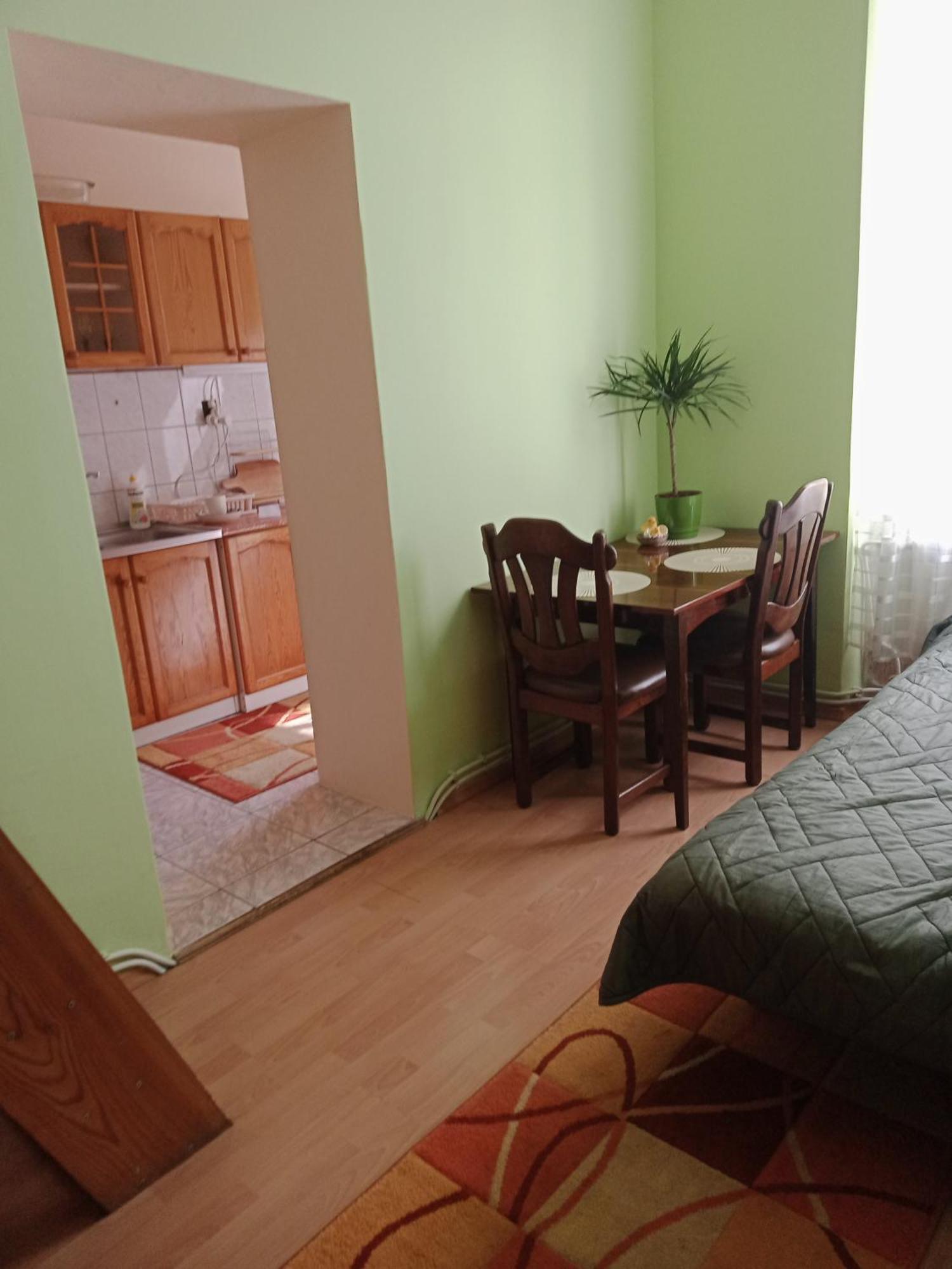 Apartament Kolo Dworcu Přemyšl Exteriér fotografie